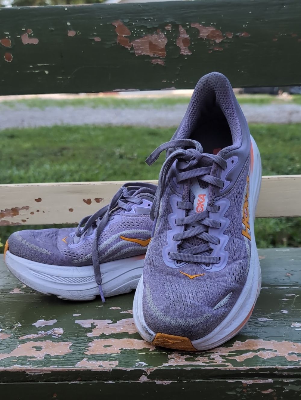 Women’s Hoka Lavender Bondi 9 Running Shoes Size 6.5